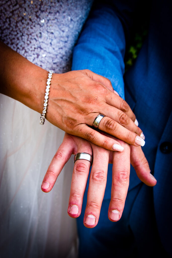 Hochzeitsringe Hand in Hand